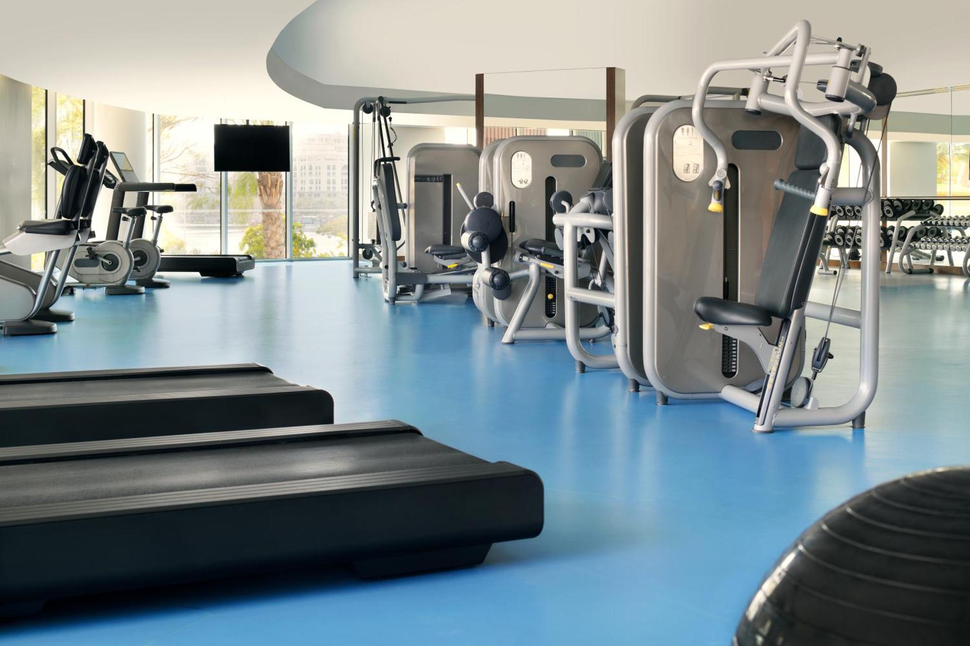 Intercontinental Residence Suites Dubai Festival City By Ihg Ngoại thất bức ảnh A gym with a vinyl floor