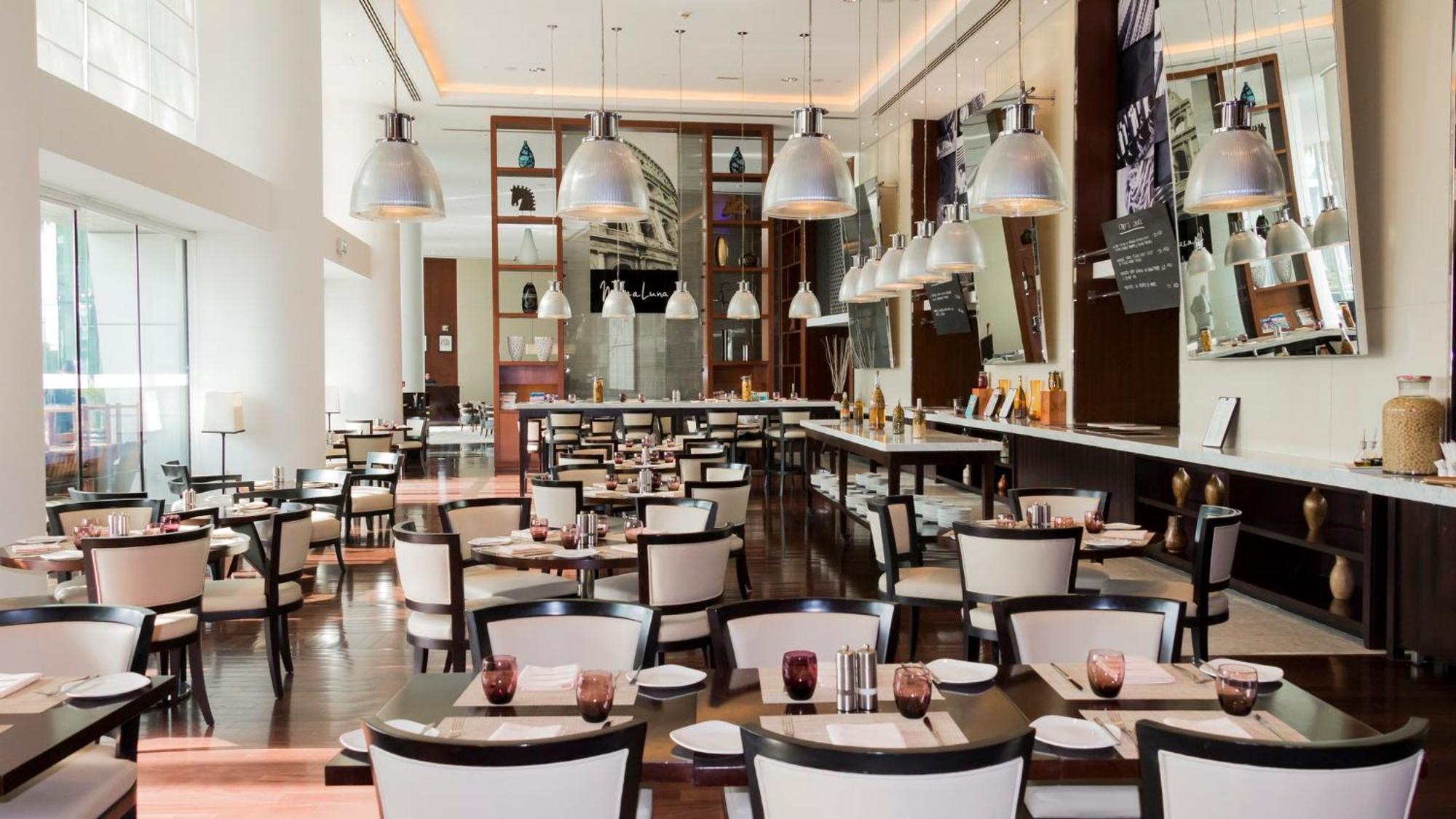 Intercontinental Residence Suites Dubai Festival City By Ihg Ngoại thất bức ảnh The interior of the restaurant