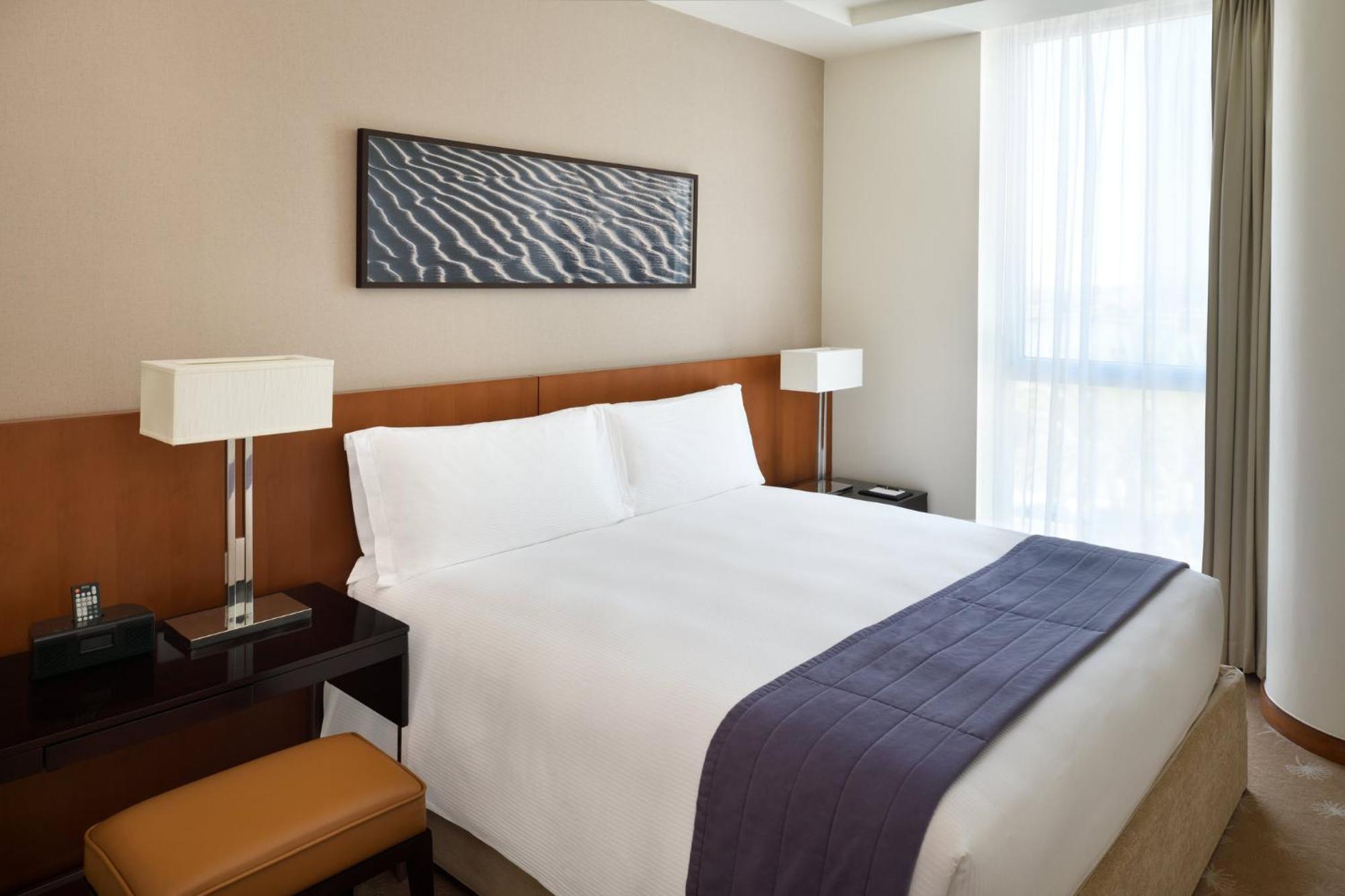 Intercontinental Residence Suites Dubai Festival City By Ihg Ngoại thất bức ảnh A bedroom at the hotel