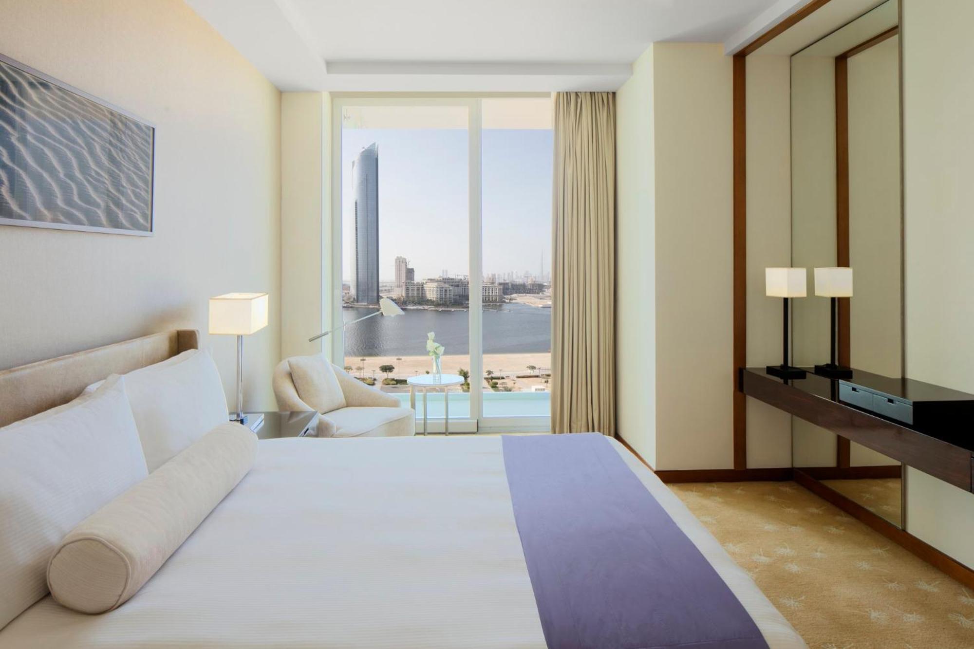 Intercontinental Residence Suites Dubai Festival City By Ihg Ngoại thất bức ảnh A bedroom at the hotel